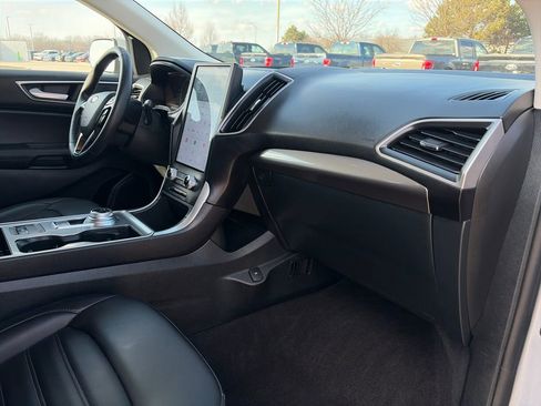 Used 2024 Ford Edge SEL w/ Convenience Package image 10