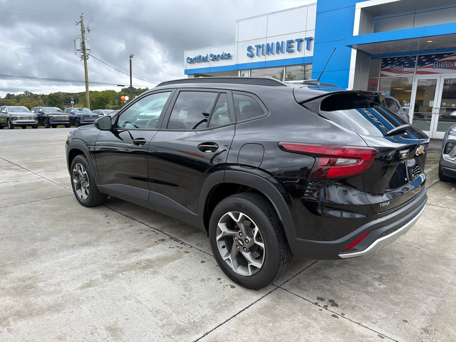 Used 2025 Chevrolet Trax LT FWD image 3