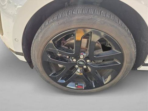 Used 2024 Land Rover Range Rover Evoque S AWD/4WD image 21