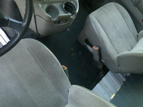 Used 2003 Chevrolet Astro w/ Convenience Pkg image 38