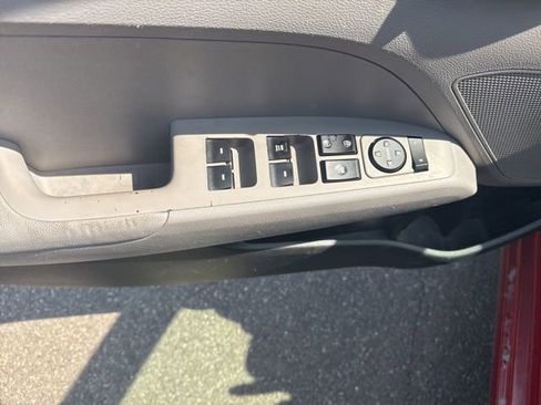 Used 2018 Hyundai Elantra SE FWD image 16