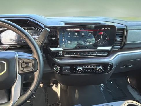 Used 2025 GMC Sierra 1500 SLT AWD/4WD image 12
