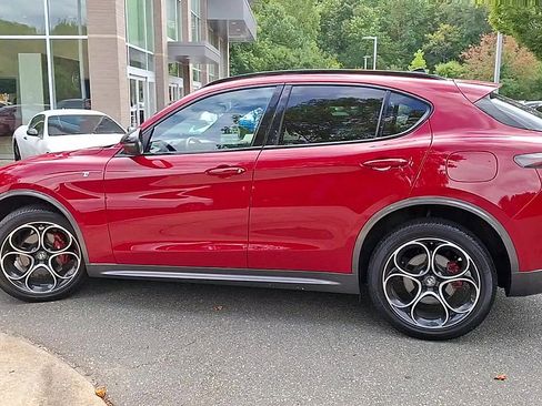 New 2024 Alfa Romeo Stelvio Ti image 5