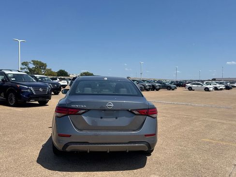Certified 2025 Nissan Sentra SV FWD image 17