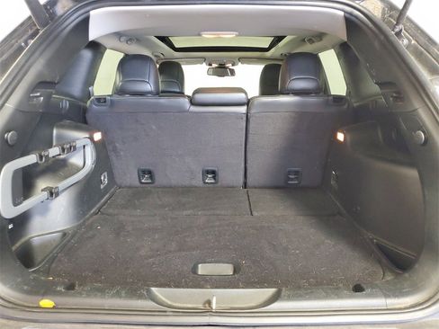 Used 2018 Jeep Cherokee Latitude Plus w/ Comfort/Convenience Group image 25