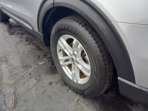 Used 2023 Ford Explorer XLT w/ Equipment Group 202A RWD image 11