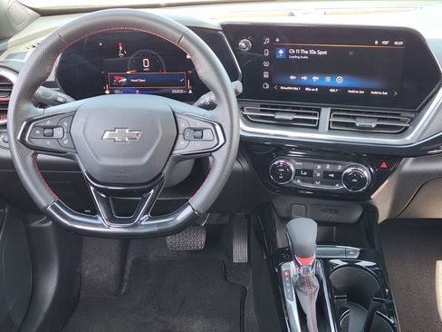 Used 2025 Chevrolet Trax RS w/ Driver Confidence Package FWD image 26