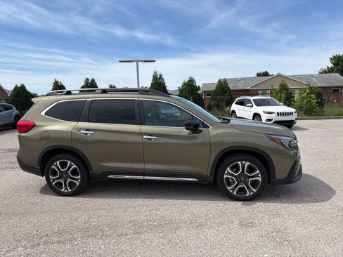Certified 2024 Subaru Ascent Touring AWD/4WD image 17