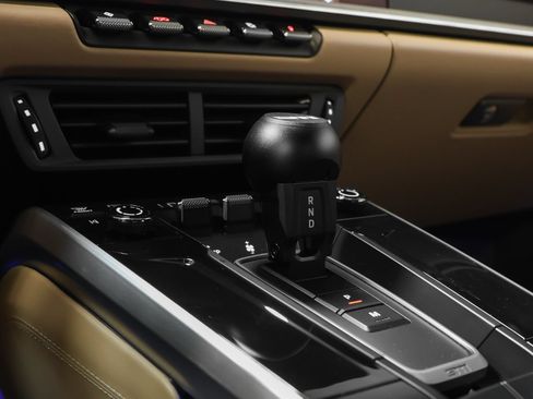 Certified 2025 Porsche 911 Carrera RWD image 47
