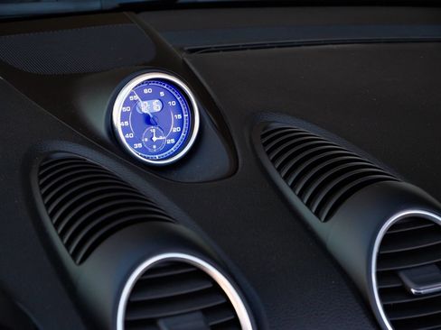 Used 2021 Porsche 718 Boxster Spyder RWD image 16