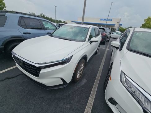 Used 2023 Honda CR-V EX-L image 3