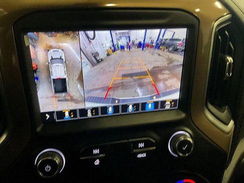 Used 2023 Chevrolet Silverado 2500 High Country image 17