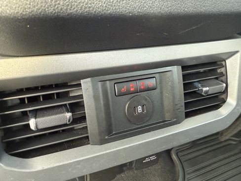 Used 2024 Ford F250 Lariat w/ Black Appearance Package image 37