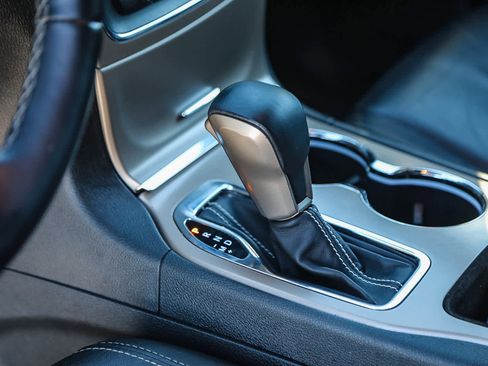 Used 2017 Jeep Grand Cherokee Limited image 20