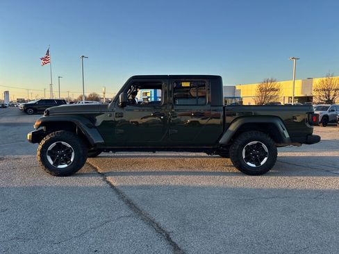 Used 2023 Jeep Gladiator Sport image 3