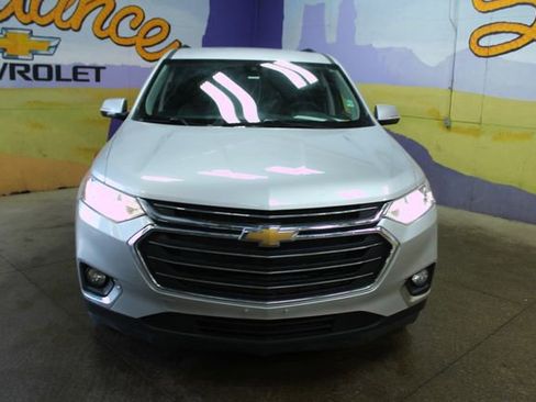 Used 2020 Chevrolet Traverse LT w/ Driver Confidence II Package image 3