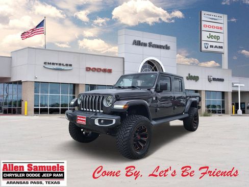 Used 2020 Jeep Gladiator Overland image 1