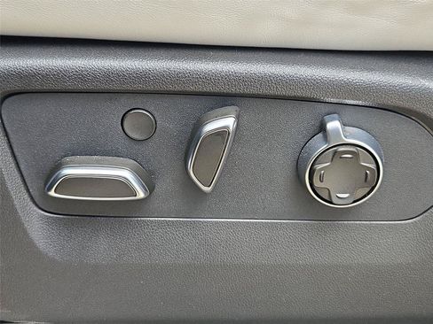 Used 2026 Cadillac Escalade Platinum Sport w/ LPO, Floor Liner Package AWD/4WD image 27