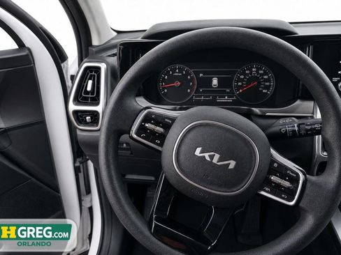 Used 2023 Kia Sorento LX FWD image 11