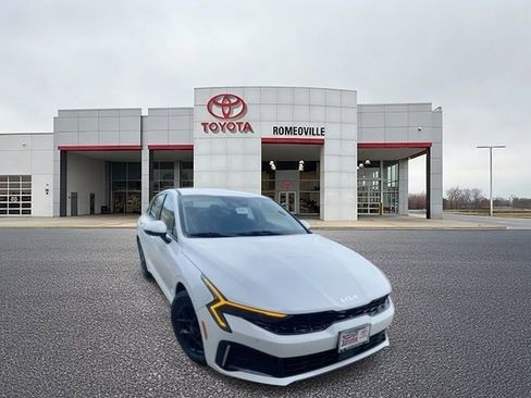 Used 2025 Kia K5 LXS FWD image 1