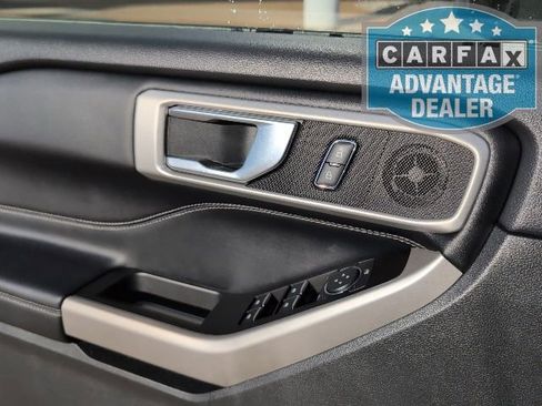Used 2022 Ford Explorer XLT w/ Equipment Group 202A image 17