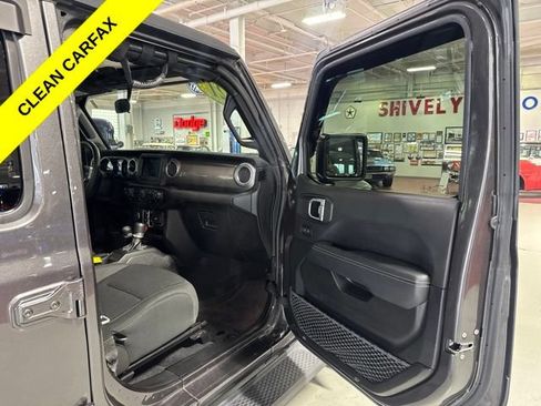 Used 2021 Jeep Wrangler Unlimited Sahara w/ Cold Weather Group AWD/4WD image 40