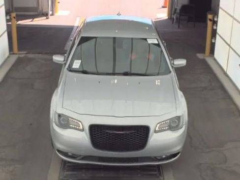 Used 2021 Chrysler 300 S image 3