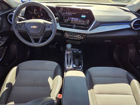 Used 2024 Chevrolet Trax LT image 22