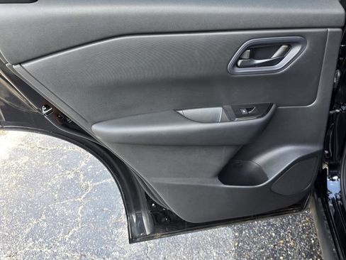 Used 2024 Nissan Rogue S image 29