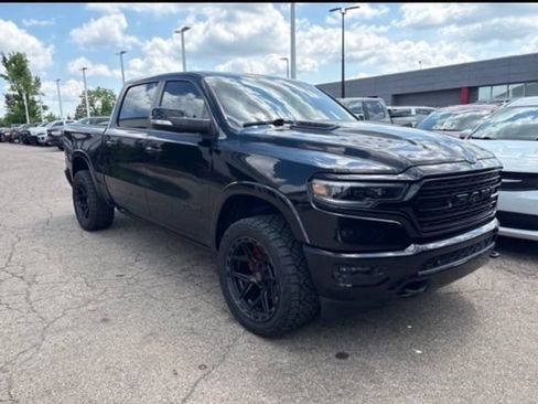 Used 2020 RAM 1500 Limited w/ Black Appearance Package AWD/4WD image 2