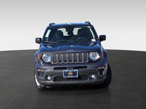 Used 2022 Jeep Renegade Latitude image 2