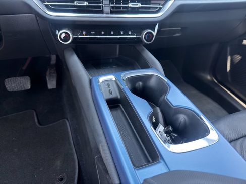 Used 2025 Chevrolet Equinox EV LT w/ Convenience Package II FWD image 15