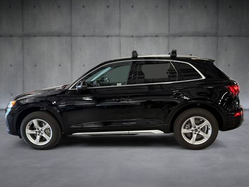 Used 2023 Audi Q5 2.0T Premium w/ Convenience Package AWD/4WD image 2