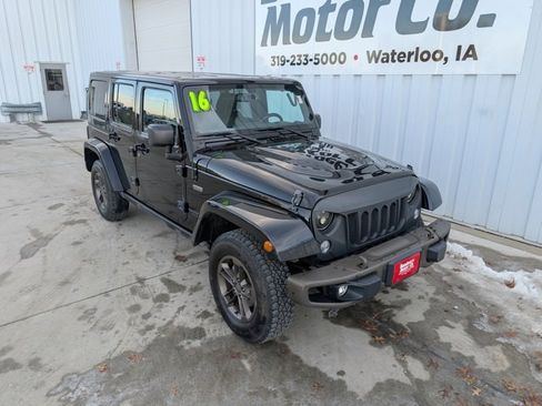 Used 2016 Jeep Wrangler Unlimited Sahara image 6
