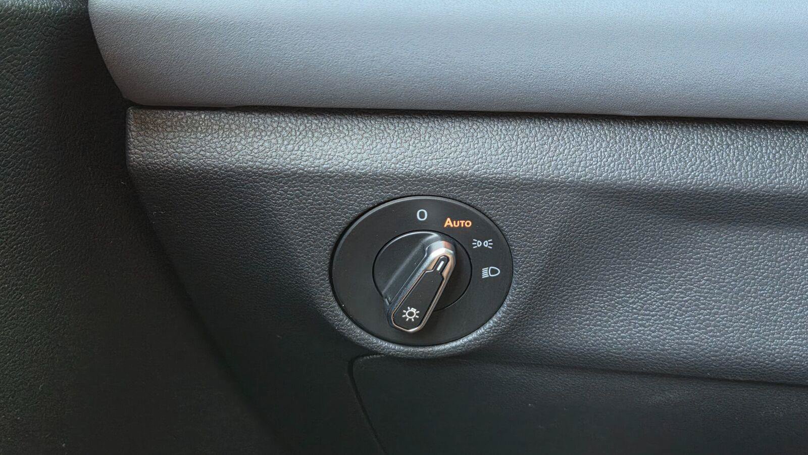 Certified 2026 Volkswagen Jetta SE FWD image 24