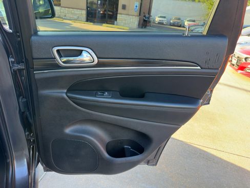 Used 2020 Jeep Grand Cherokee Limited w/ Luxury Group II image 21