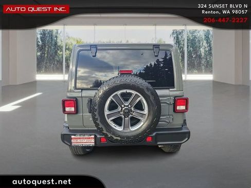 Used 2019 Jeep Wrangler Unlimited Sahara AWD/4WD image 6