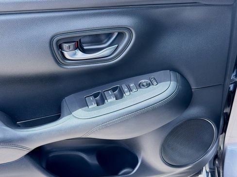 Certified 2023 Honda HR-V LX image 16