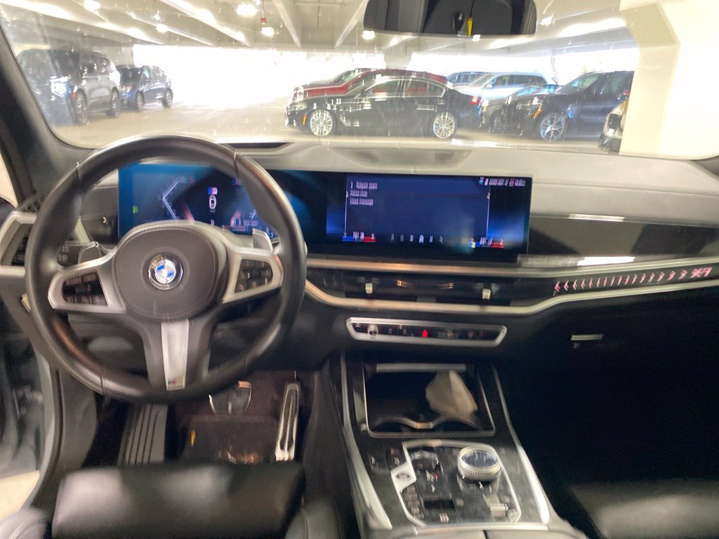 Used 2025 BMW X7 xDrive40i w/ M Sport Package AWD/4WD image 13