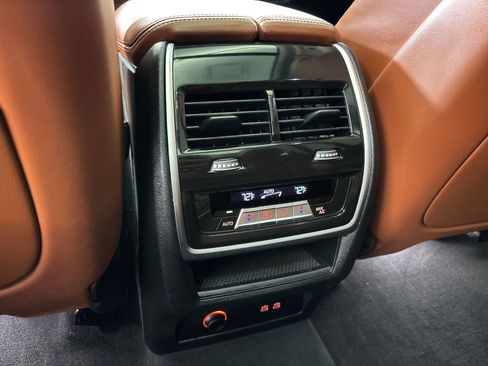 Certified 2024 BMW X7 xDrive40i image 31