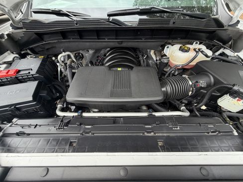 Used 2024 GMC Sierra 1500 AT4 w/ Technology Package AWD/4WD image 11