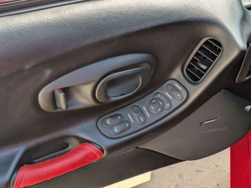 Used 1999 Chevrolet Corvette Coupe w/ Memory Pkg image 12