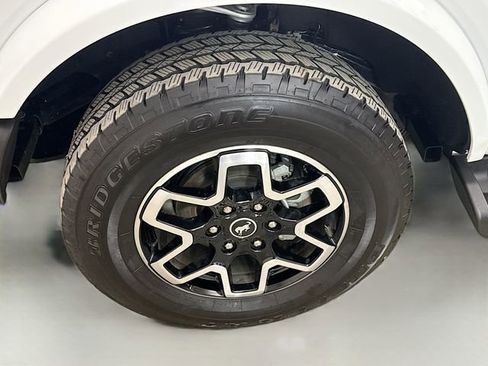 Used 2025 Ford Bronco Outer Banks image 31