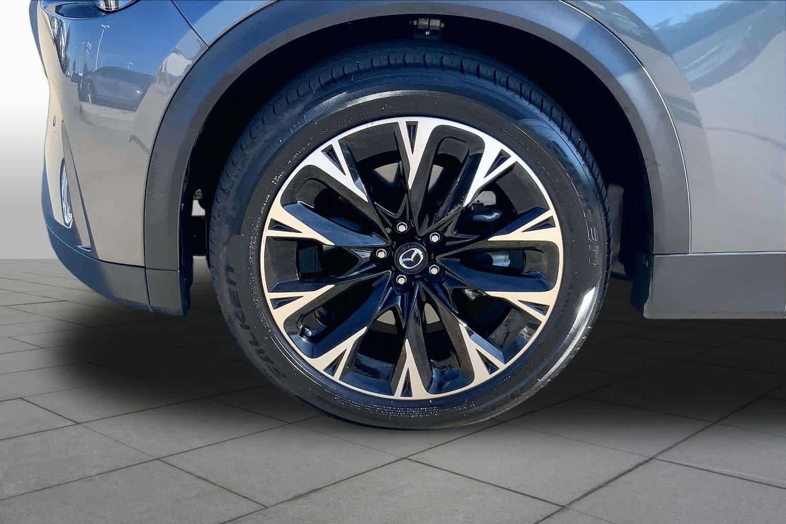 Certified 2024 MAZDA CX-90 Plug-In Hybrid w/ Premium Pkg AWD/4WD image 11
