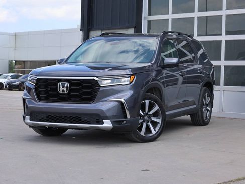 Used 2024 Honda Pilot Elite image 3