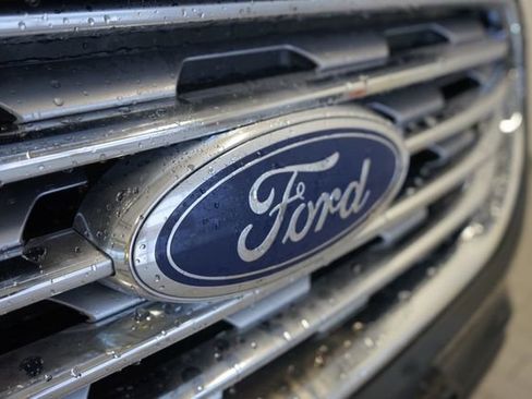 Certified 2022 Ford Edge SE image 18