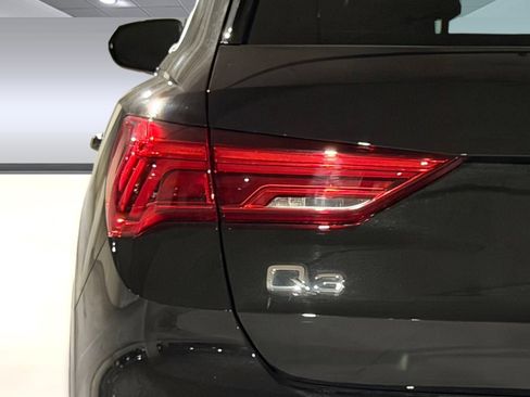 Certified 2025 Audi Q3 2.0T Premium w/ Convenience Package AWD/4WD image 13