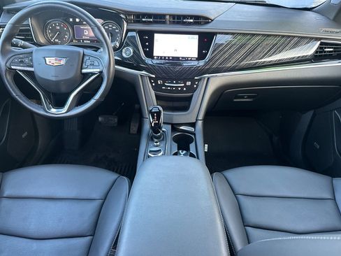 Used 2025 Cadillac XT6 Premium Luxury w/ Technology Package image 15