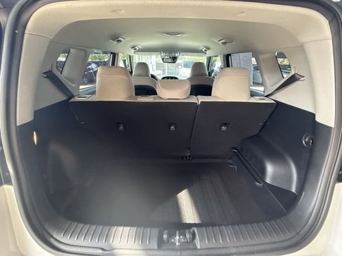 Used 2025 Kia Soul LX w/ LX Technology Package FWD image 25