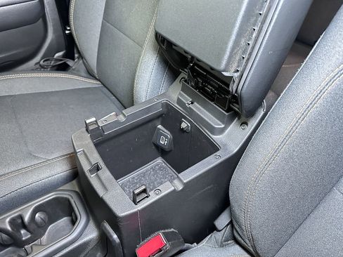 Certified 2024 Jeep Wrangler Sport S image 40